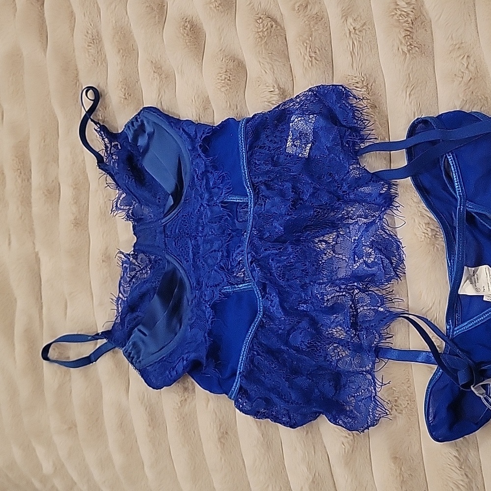 NWOT size small blue mesh/lace lingerie with panty